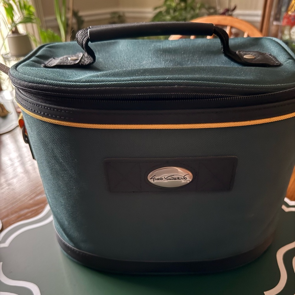 Gloria Vanderbilt Green and Black Makeup Organizer